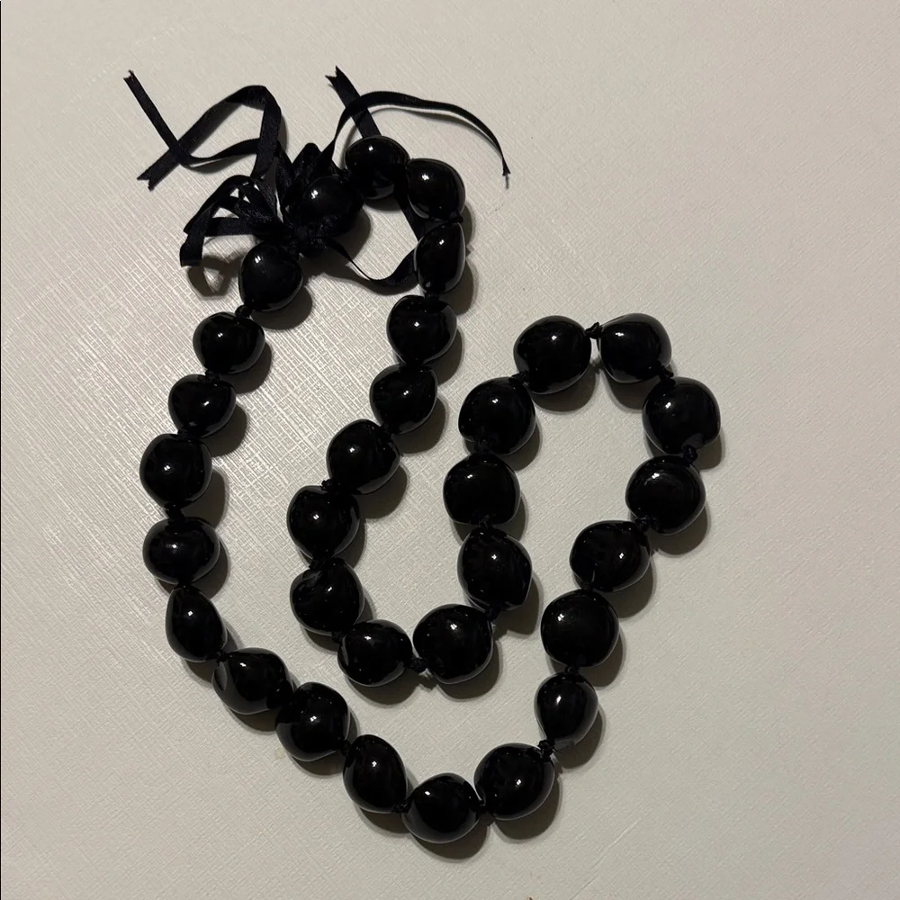 Hawaiian black polished Kukui nut Necklace 🌺